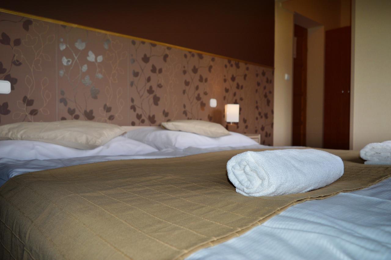 Bed and Breakfast Pollushof Panzió és Étterem à Csolnok Extérieur photo
